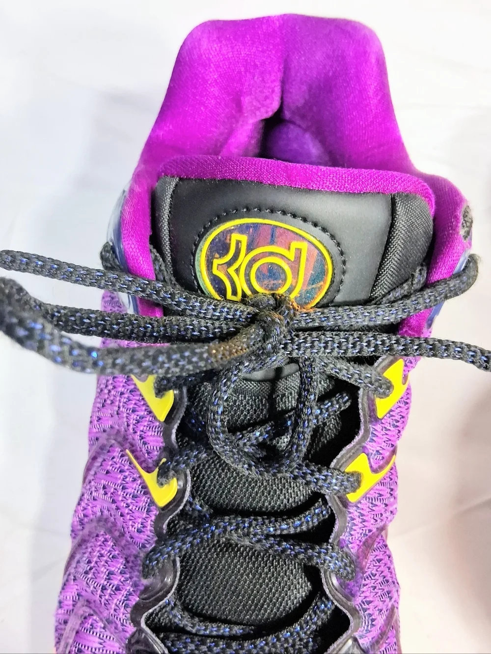 Kevin Durant Nike KD17 Men's Size 7.5 Purple and Fuschia Pink Low Cut Sneakers